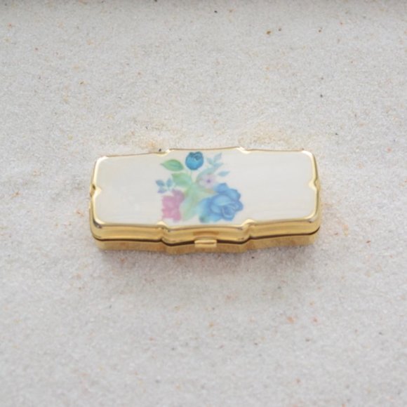 Vintage Other - Vintage 60's Pill Box